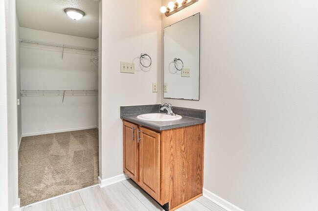 Building Photo - 3 BD + Loft in HSE Schools!