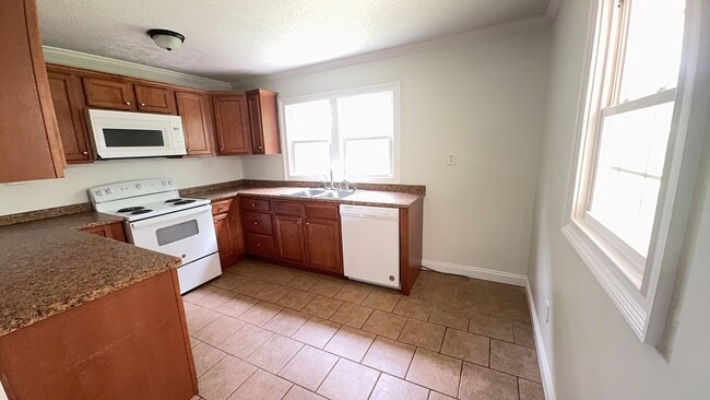 Building Photo - 808 S 10th St