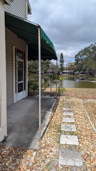 Building Photo - 6909 Lake Place Ct