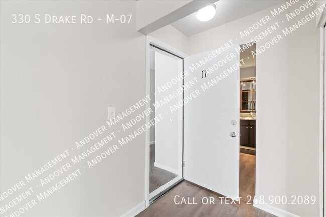 Building Photo - 330 S Drake Rd