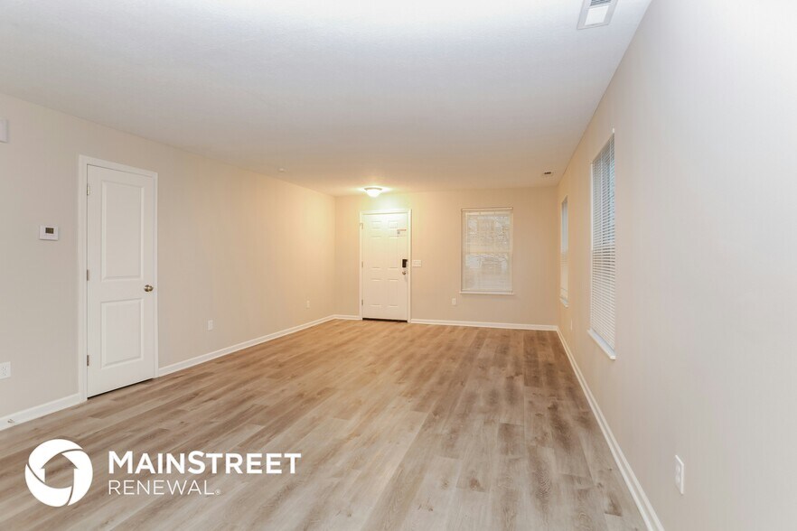 Building Photo - 593 Clark Ave