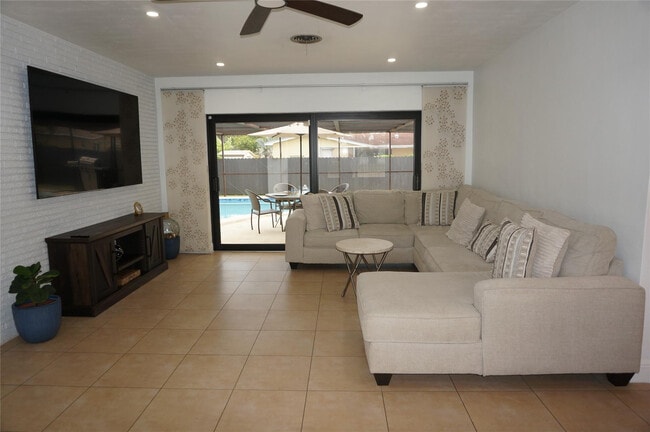 Building Photo - 9220 SW 56th St