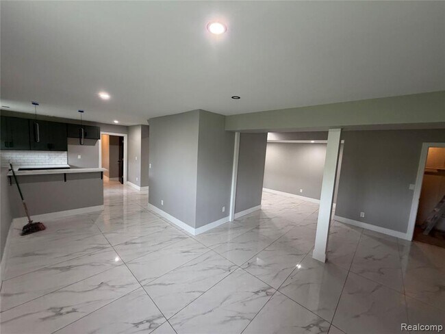 Building Photo - 5140 Woodrun Ct