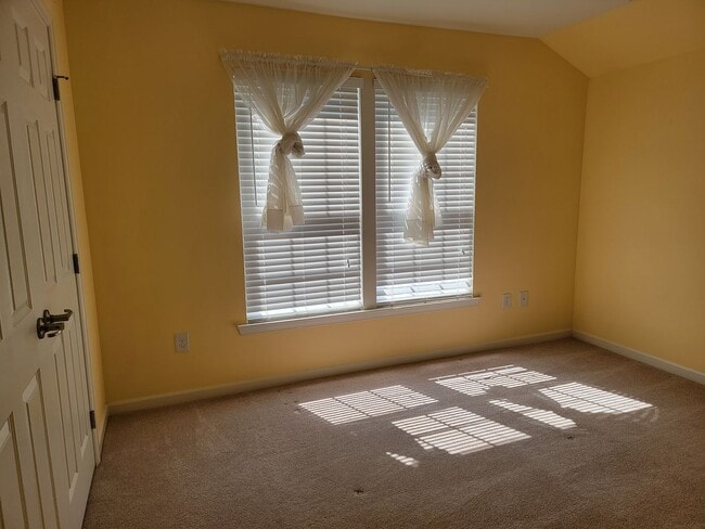 Building Photo - Location, comfort, and style—all in one place!