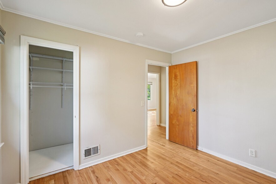 Building Photo - 1118 Lorraine Dr