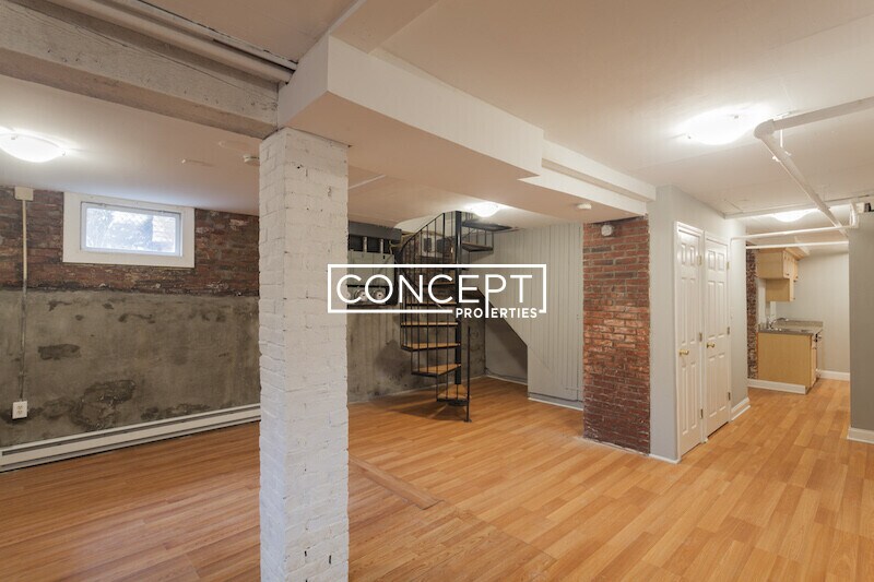 Building Photo - 38 Cherry St