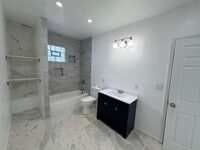 Building Photo - 651 W Bruce St