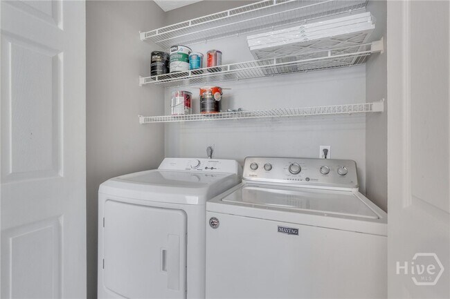 Building Photo - 11 Ropemaker Ct