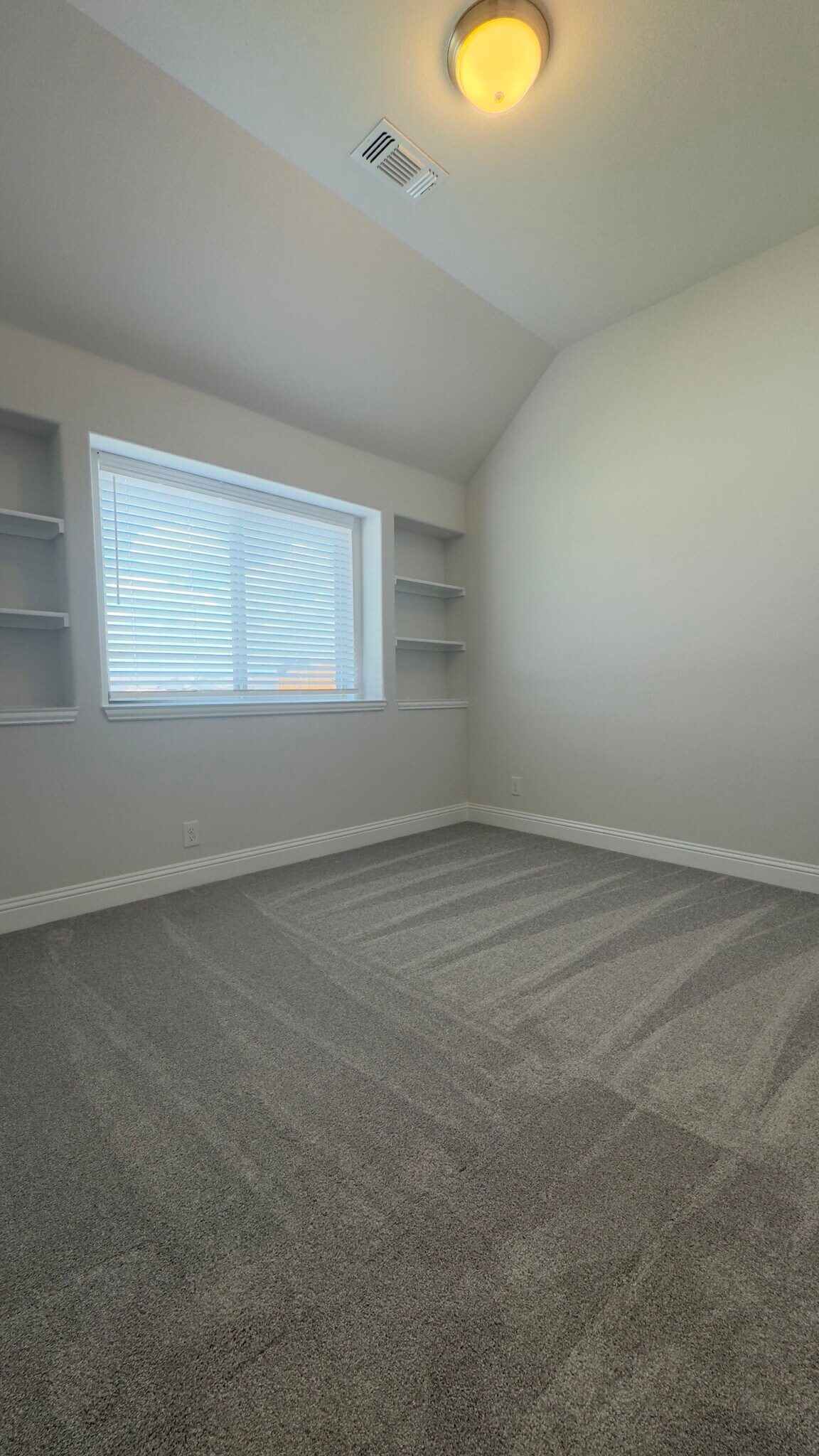 Building Photo - 2805 Chert Ct