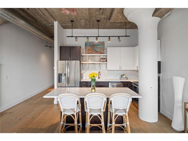 Building Photo - 618 N Washington Ave