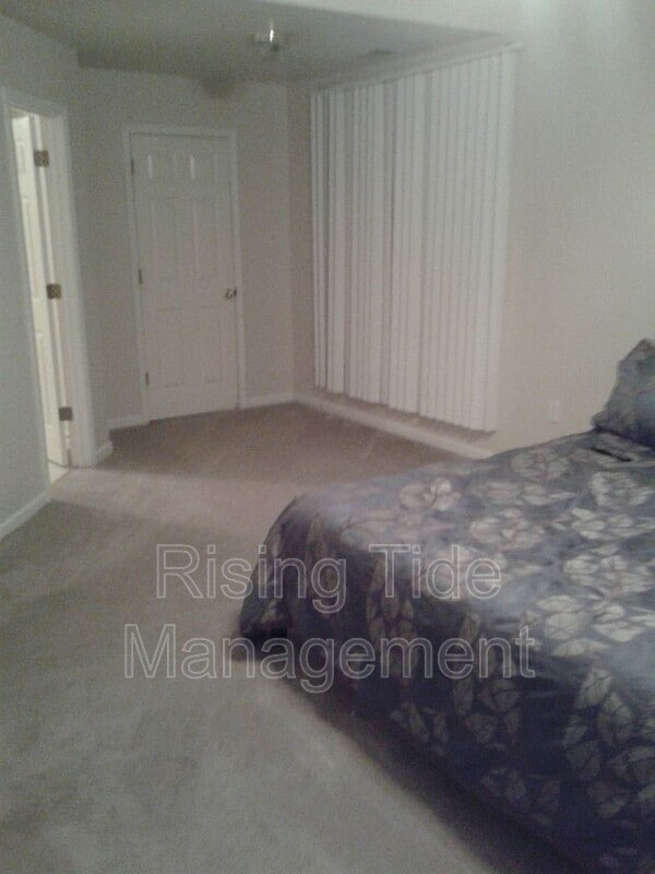 Building Photo - 106 Sommersby Cir