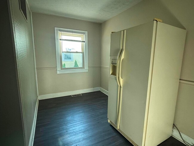 Building Photo - 3 bed 1 bath
