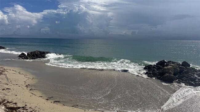 Building Photo - 760 SE 2nd Ave