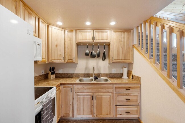 Building Photo - 51 Dakota Ln