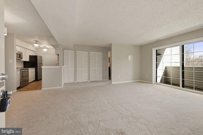 Building Photo - 1601 Carriage House Terrace