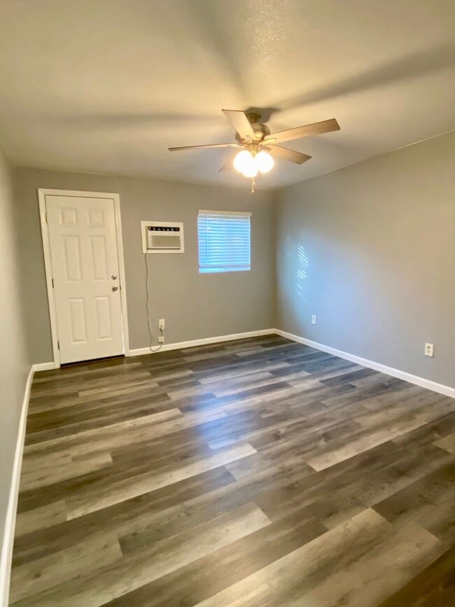 Building Photo - Beautifully Renovated 2BD/1BA Home with Ad...