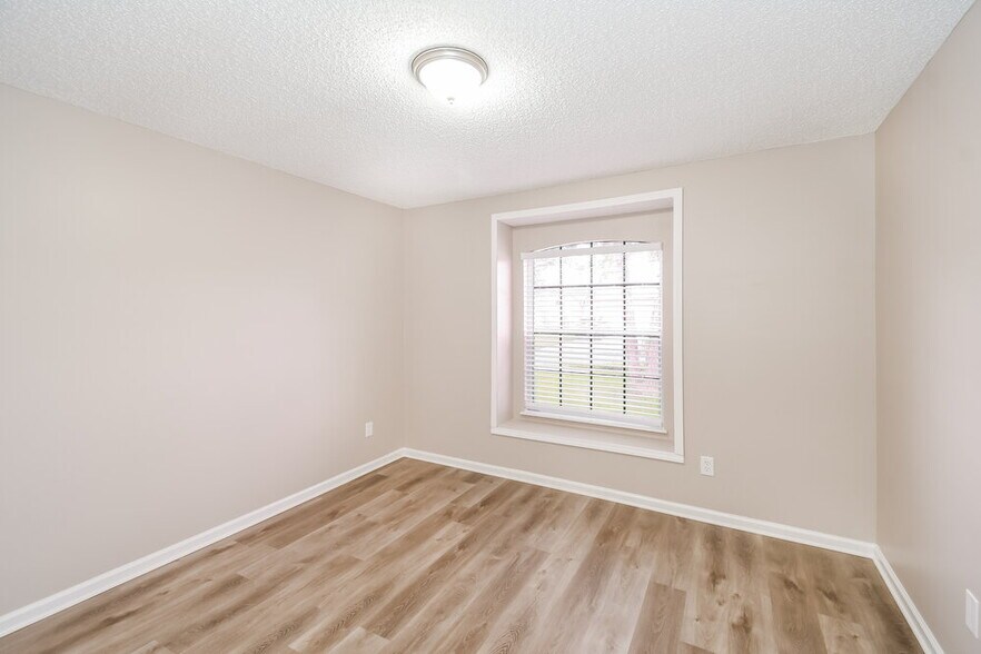 Building Photo - 1418 Runes Ct