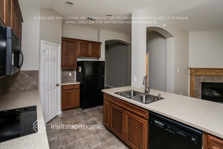 Building Photo - 1014 Spinnaker Dr