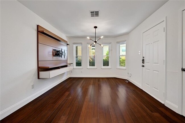 Building Photo - 2104 Cullen Ave