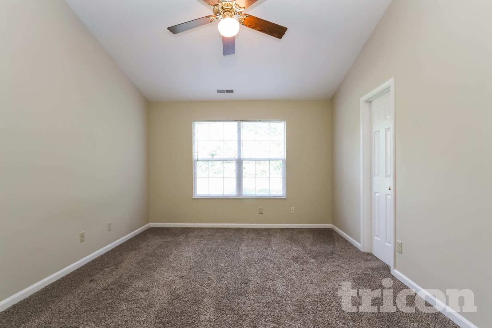 Building Photo - 784 Kingston Cir