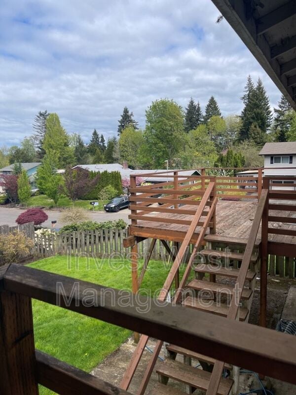 Building Photo - 2804 NE 113th St