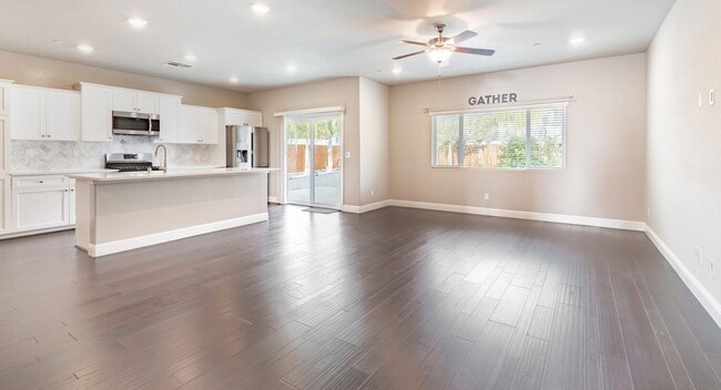 Building Photo - Loma Vista Home on 8800sf Lot for Lease