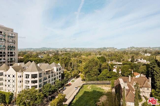 Building Photo - 10350 Wilshire Blvd