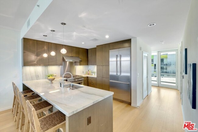 Building Photo - 1705 Ocean Ave