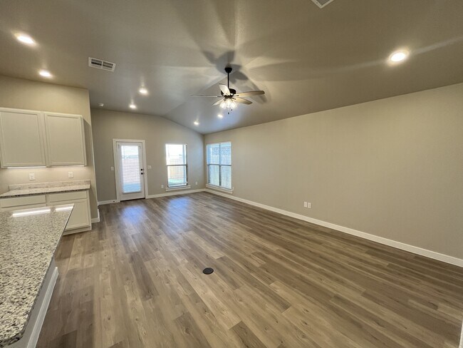 Building Photo - 1301 Ross Ave