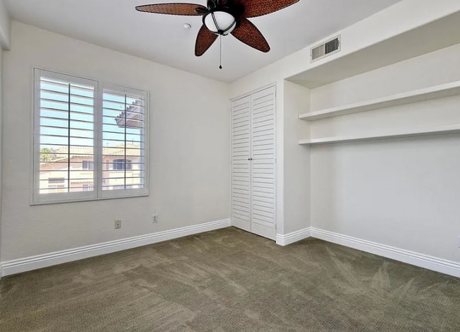 Building Photo - Three Story Townhome Overlooking Singing H...
