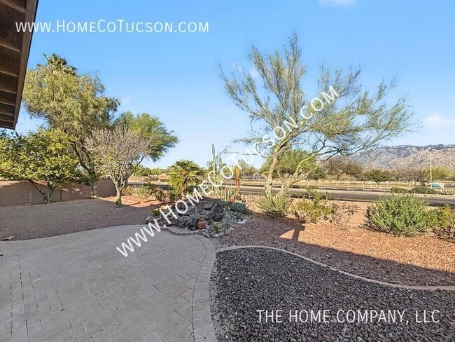 Building Photo - 12690 N Bandanna Way