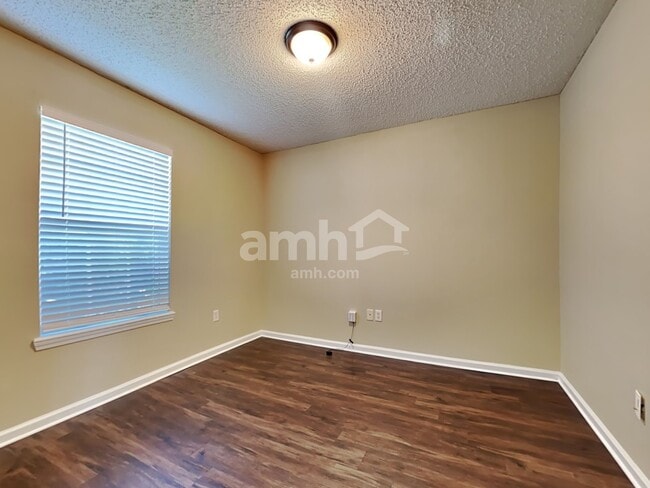 Building Photo - 9575 Stratham Ct