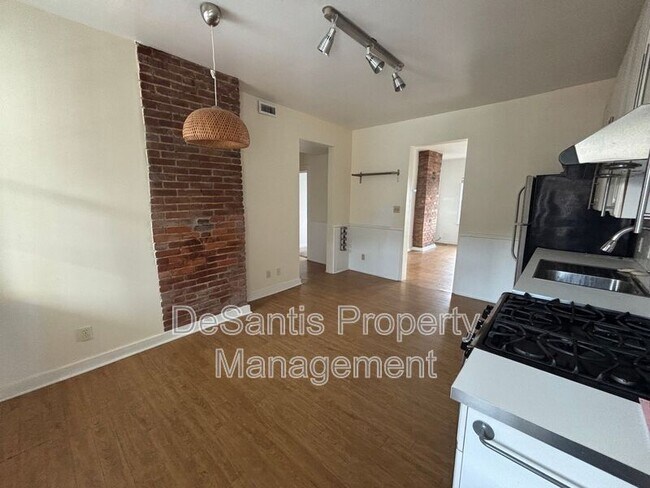 Building Photo - 3037 Pulawski Wy