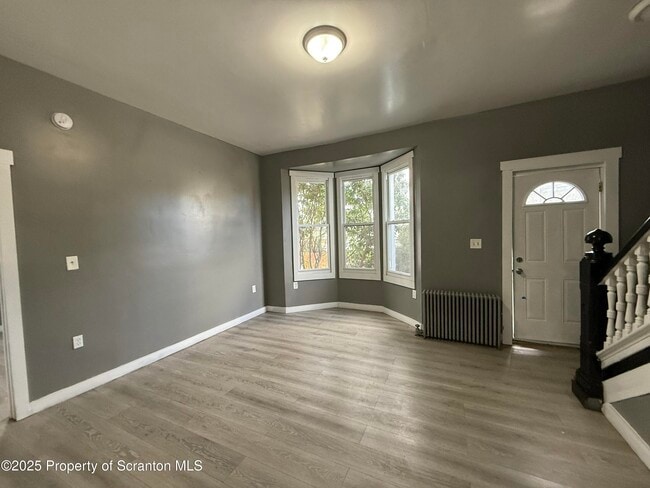 Building Photo - 2204 Golden Ave