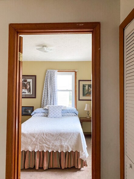 Second bedroom - 520 Timberlake Dr