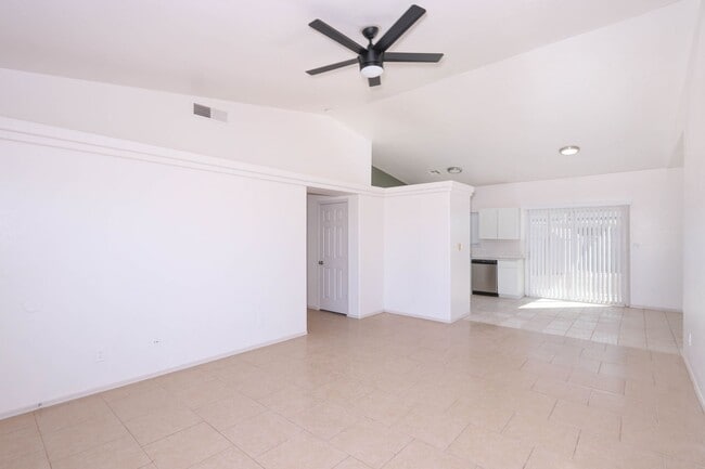Building Photo - 9399 W Tinajas Dr