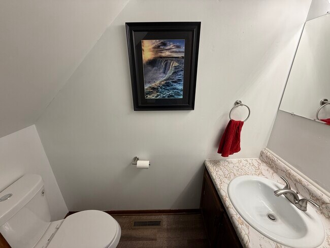 Building Photo - 108 Roberts Dr