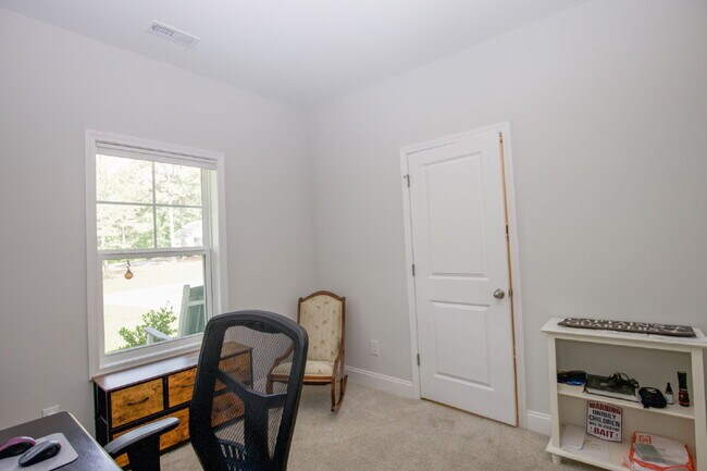Building Photo - 125 Lancashire Ln