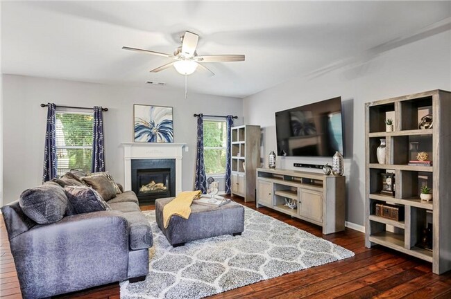 Building Photo - Beautiful 5-Bed, 3-Bath Craftsman Home Near Kennesaw Mountain