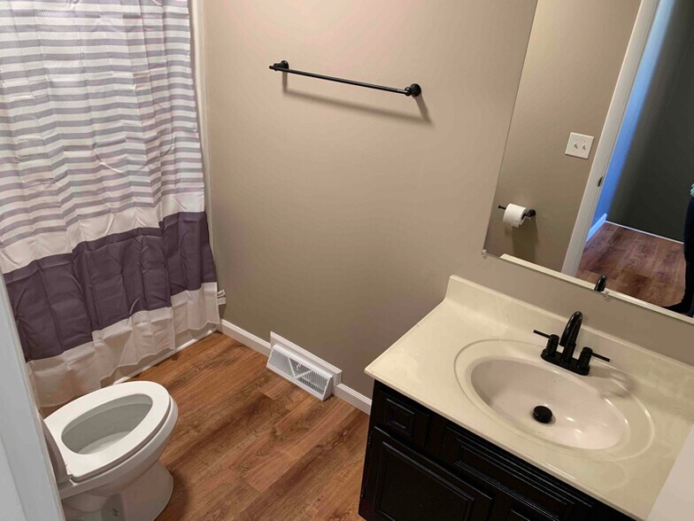 Building Photo - 302 Northwinds Dr