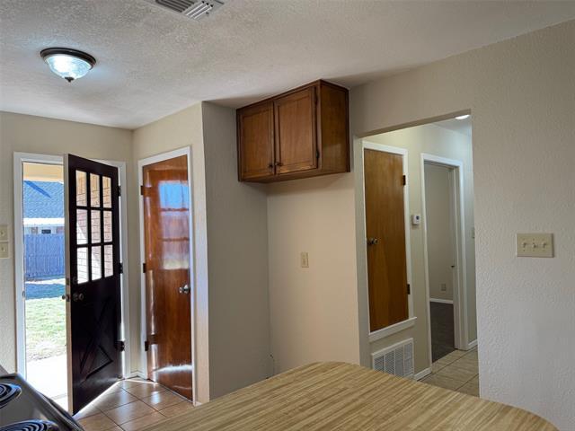 Building Photo - 1002 Harbor Lakes Dr