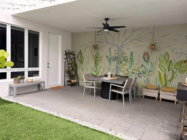 Building Photo - 10416 NW 66th St