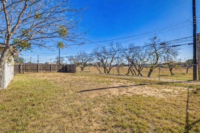 Building Photo - 2501 A Ave