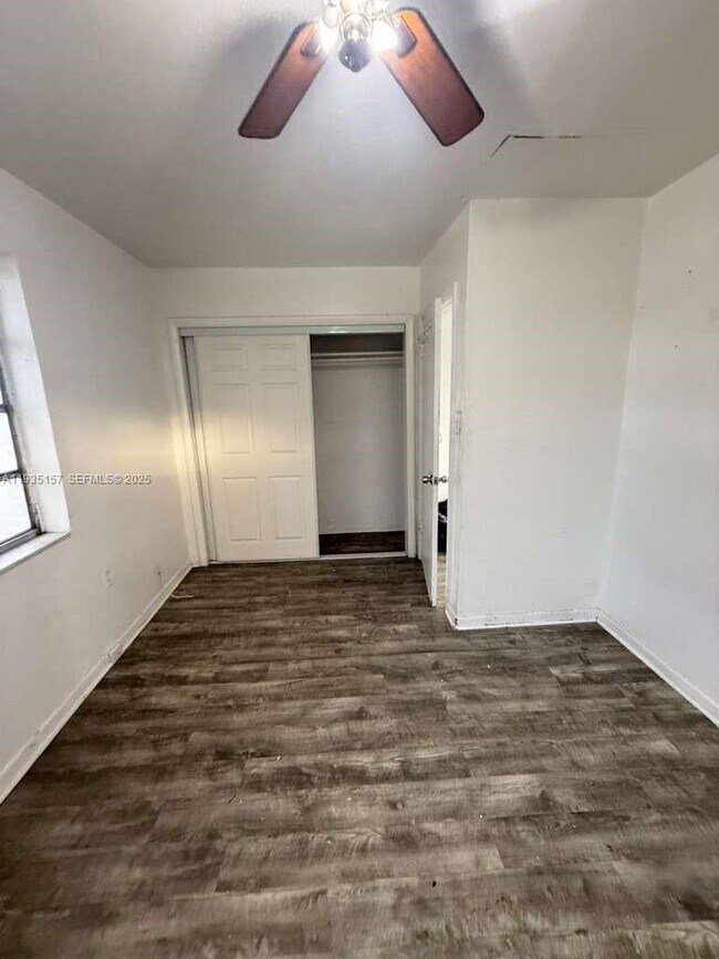 Building Photo - 1212 SW 7th St