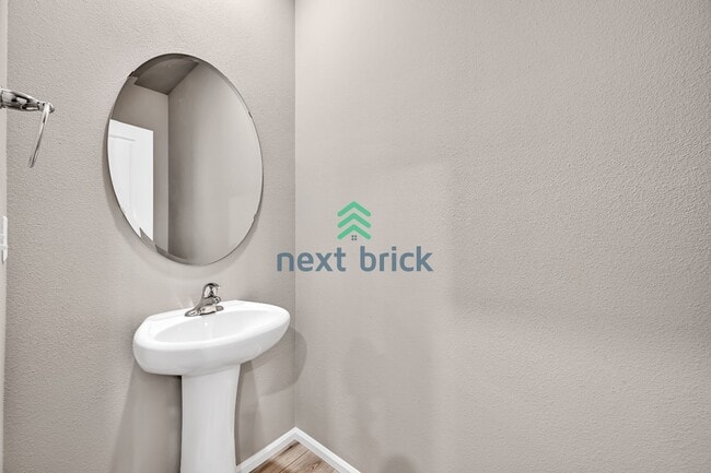 Building Photo - 3 Bed, 2.5 Bath Beautiful Townhouse Available for Rent!