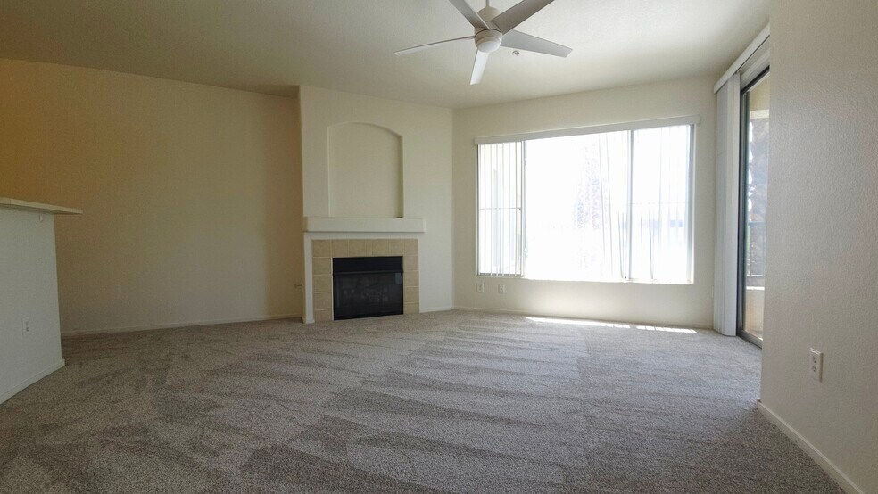 Building Photo - 7127 S Durango Dr