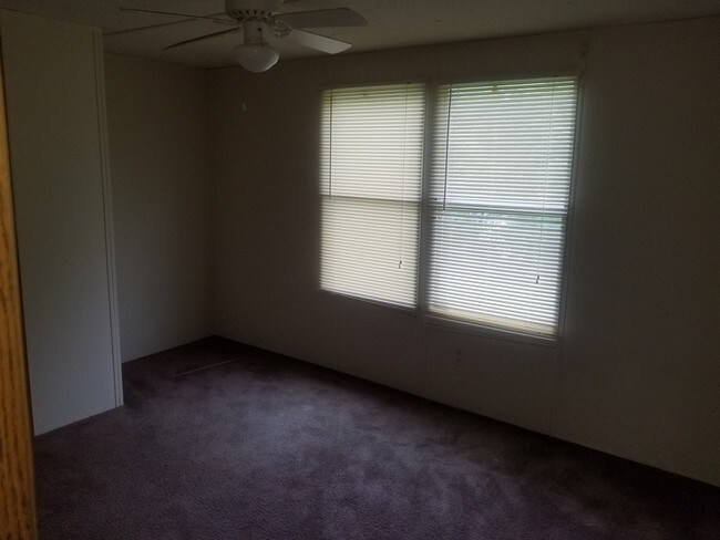 Building Photo - 1079 Reynolds Rd