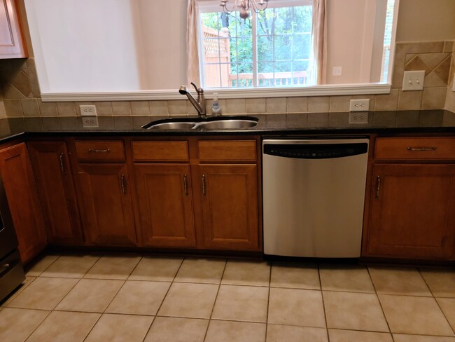 Kitchen - 10240 Blakeney Preserve Dr