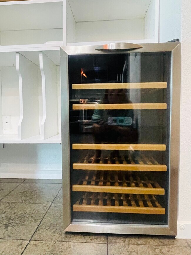 Wine Cooler - 133 The Promenade N