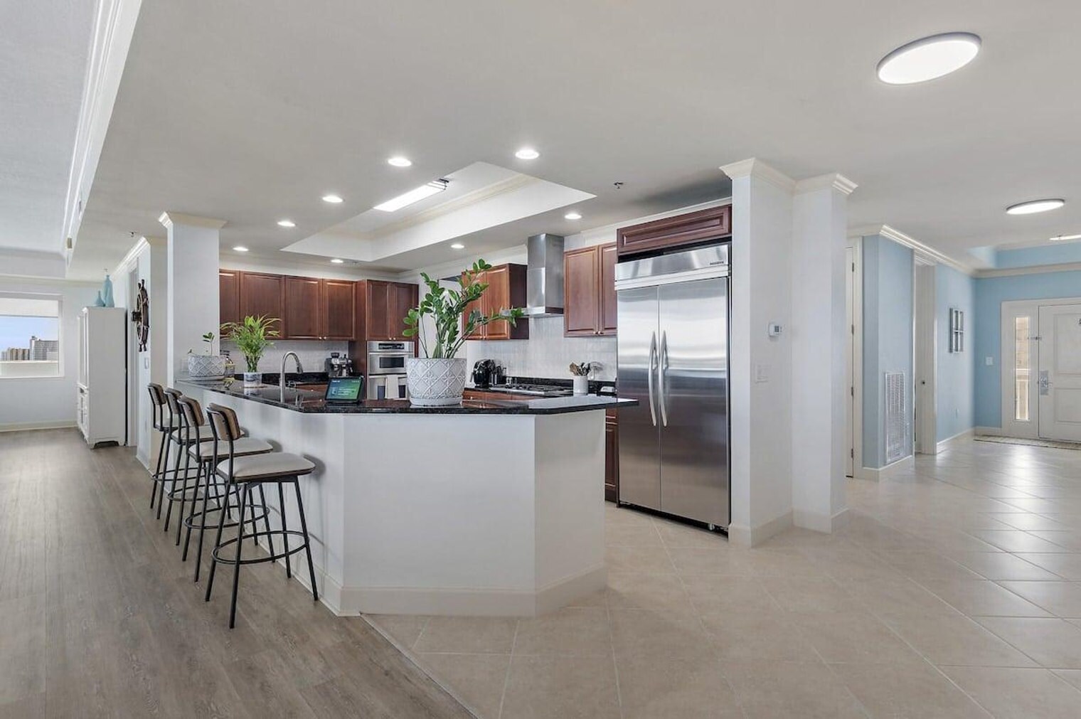 Building Photo - 725 Gulf Shore Dr